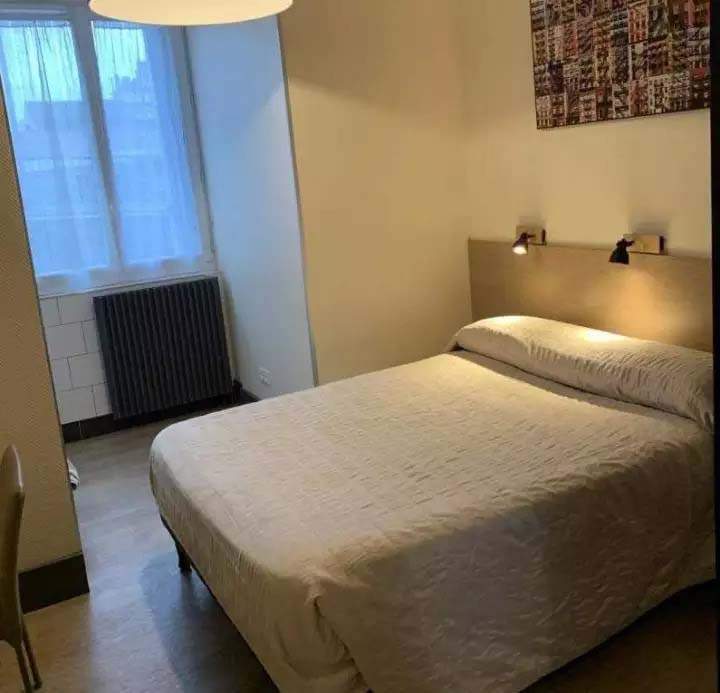 Shower, Toilet, TV - €65